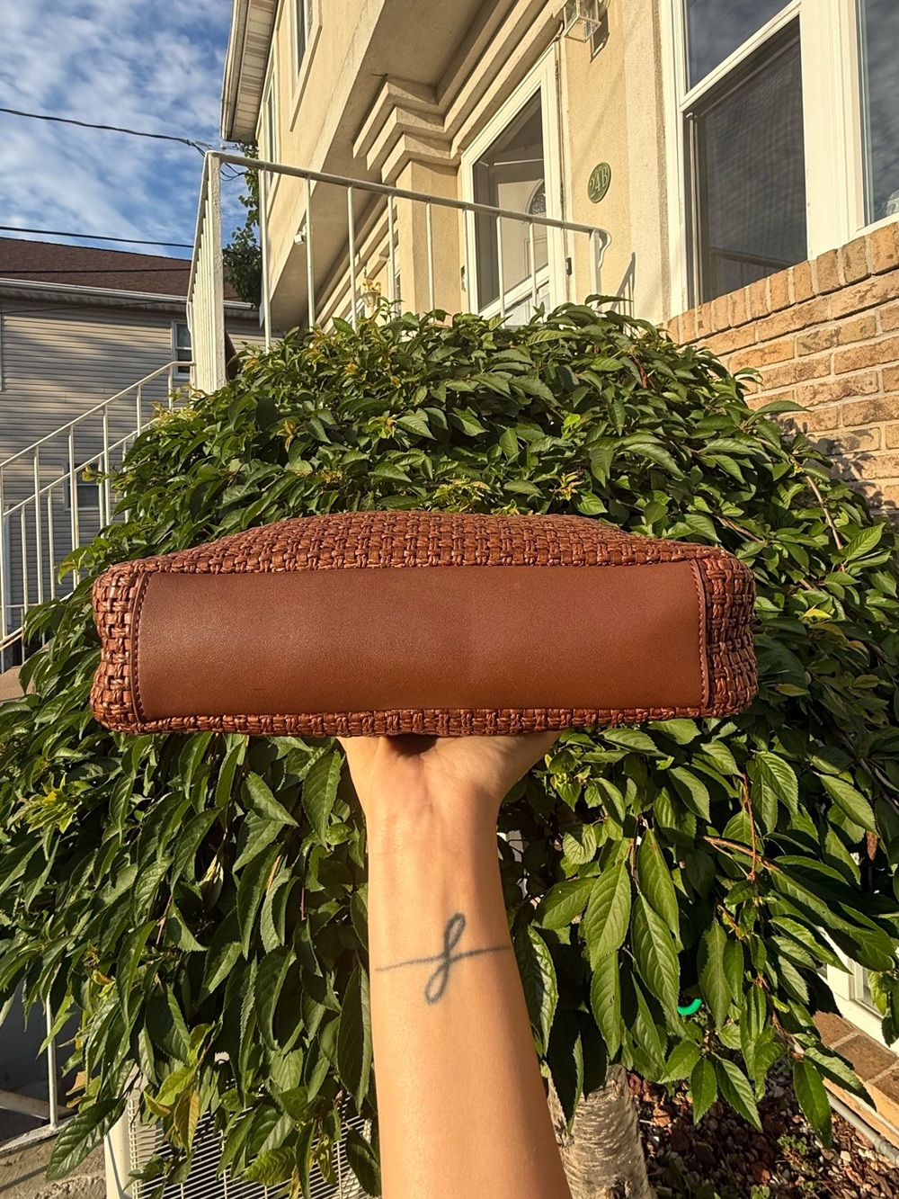 Fossil Brown Woven Shoulder Bag - Picture 6 of 6